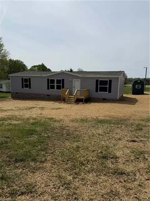 432 Pratt Rd, Dobson, NC 27017