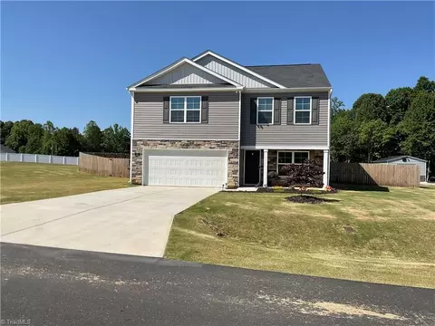 217 Beebop Ln, Lexington, NC 27295