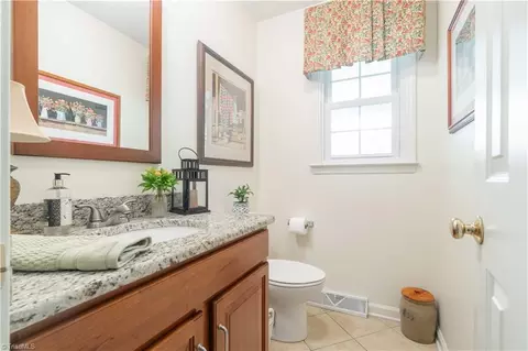 Bath - 325 Creekside Dr, High Point, NC 27265 photo 1 of 5