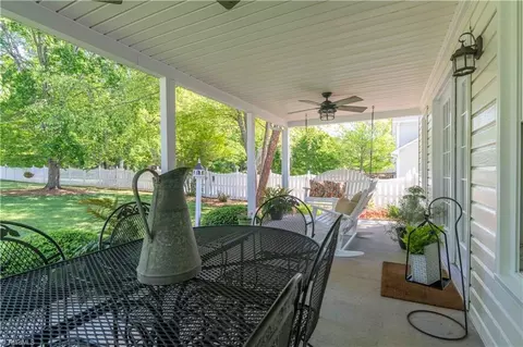 Exterior - 325 Creekside Dr, High Point, NC 27265 photo 9 of 16