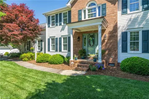 Exterior - 325 Creekside Dr, High Point, NC 27265 photo 15 of 16
