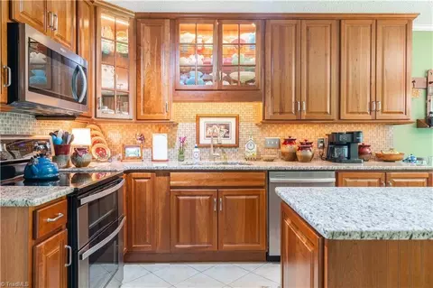 Kitchen - 325 Creekside Dr, High Point, NC 27265 photo 2 of 3