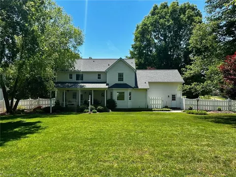 Exterior - 325 Creekside Dr, High Point, NC 27265 photo 5 of 16