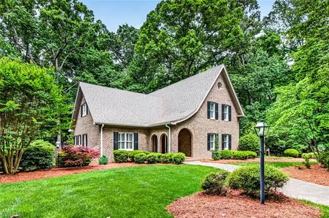 1563 Bluebird Ln, Asheboro, NC 27205