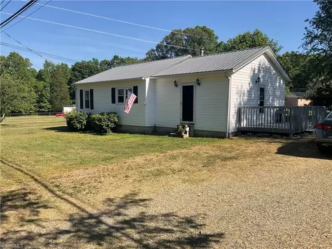 2190 Sullivan Rd, Thomasville, NC 27360