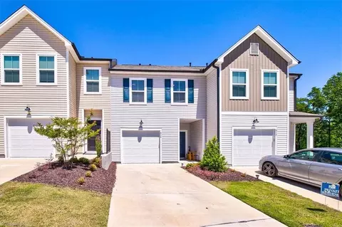 814 Falls Grove Trl, High Point, NC 27265