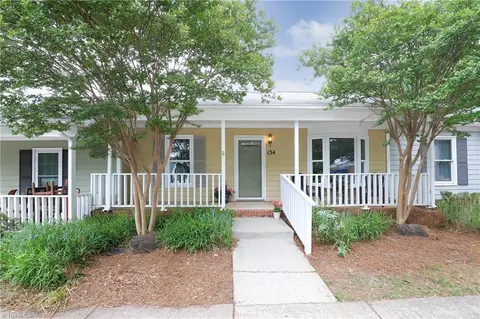 814 Guilford College Rd #134, Greensboro, NC 27409