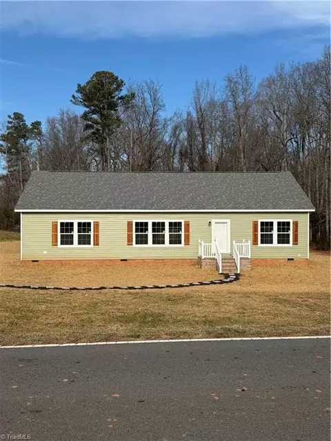 1824 Oak Ridge Church Rd N, Yadkinville, NC 27055