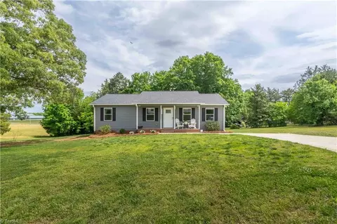 6925 Nc Highway 150, Lexington, NC 27295