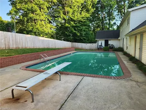 Exterior - 101 8th Ave S, Mayodan, NC 27027 photo 4 of 7
