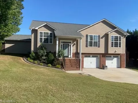 168 Underwood Dr, Thomasville, NC 27360