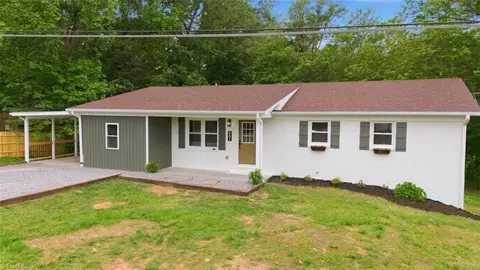 601 Gillespie St, Dobson, NC 27017