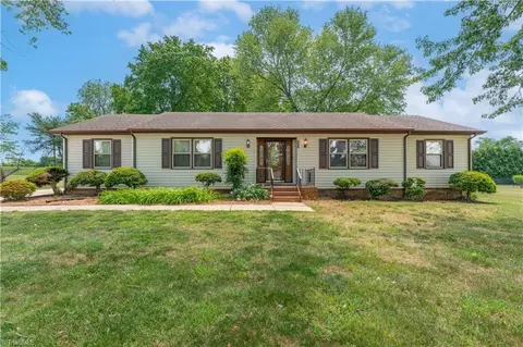 154 Meadowview Rd, Mocksville, NC 27028