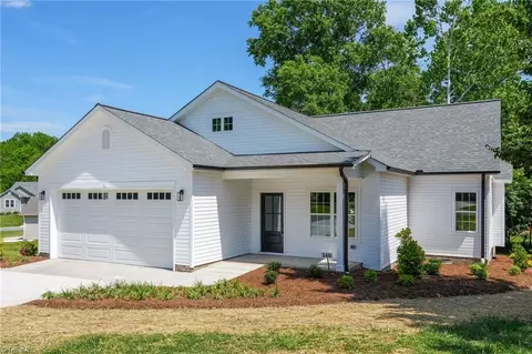 340 Frank Cherry St, Eden, NC 27288