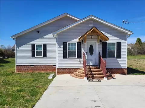 12 Forest Hill Rd, Lexington, NC 27295