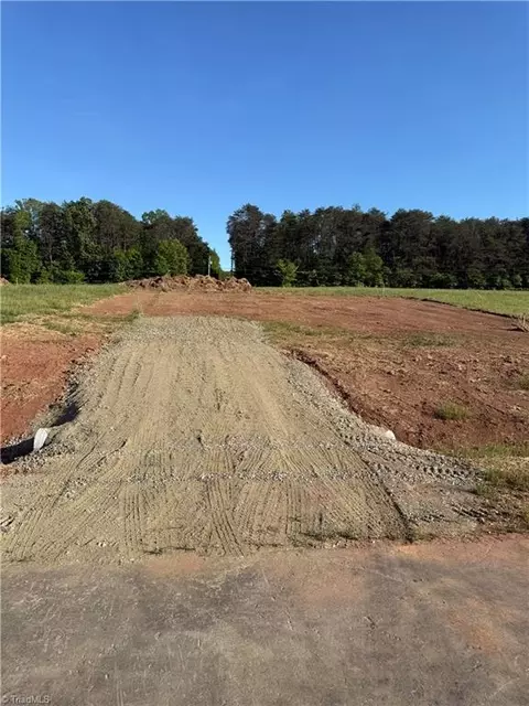 200 Mayo River Meadows Dr, Stoneville, NC 27048