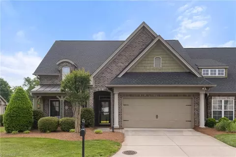 102 Sweetwater Ct, Clemmons, NC 27012