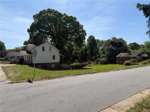 2423 Dunleith Ave N, Winston Salem, NC 27105