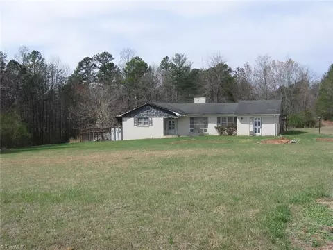 1989 Haymeadow Rd, Hays, NC 28635
