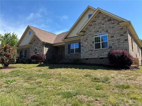 6250 Vance Rd, Kernersville, NC 27284