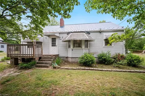 129 Finch Ave W, Denton, NC 27239