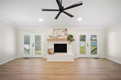 Living - 102 Birchwood Ct, Trinity, NC 27370 photo 4 of 7