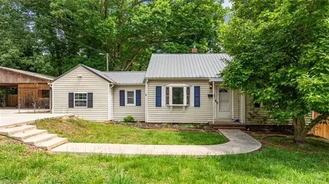 119 Oakhurst Dr, Asheboro, NC 27205