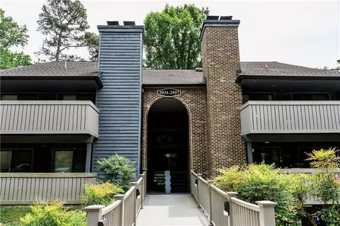 2935 Oaktop Cir, Greensboro, NC 27410