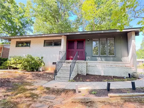1207 Cliffwood Dr, Greensboro, NC 27406