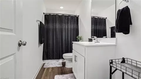 Bath - 178 Wickham Ct, Clemmons, NC 27012 photo 2 of 2