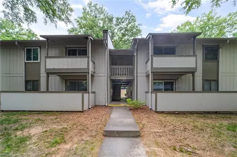2205 Sunderland Rd #116D, Winston Salem, NC 27103