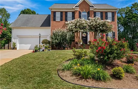 3625 Oak Chase Dr, High Point, NC 27265