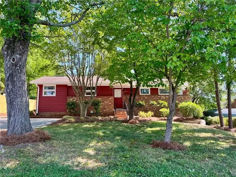 2223 Woodberry Dr, Greensboro, NC 27403
