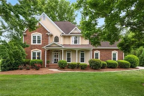 5202 Northforest Dr, Mcleansville, NC 27301