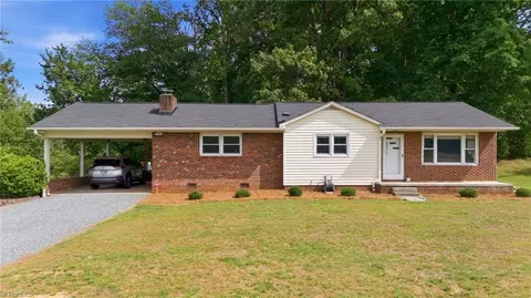 5406 Reidsville Rd, Walkertown, NC 27051