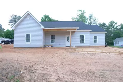 185 Creekside Dr, Mocksville, NC 27028