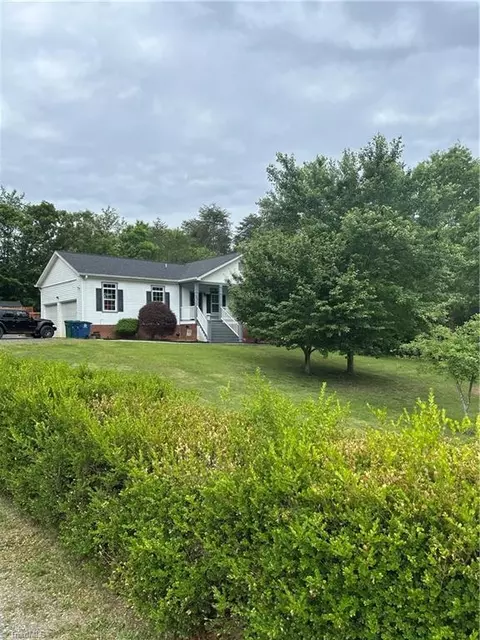 272 Victoria Cir, Madison, NC 27025