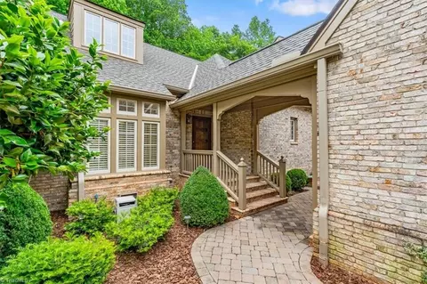 30 Sturbridge Ln, Greensboro, NC 27408