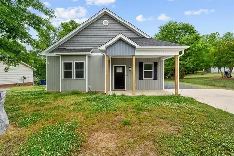 113 Sunset Dr, Randleman, NC 27317