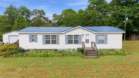 4790 Waynick Meadow Rd, Asheboro, NC 27205