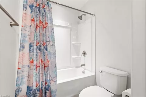 Bath - 661 Nikyle Cir, High Point, NC 27265 photo 3 of 3