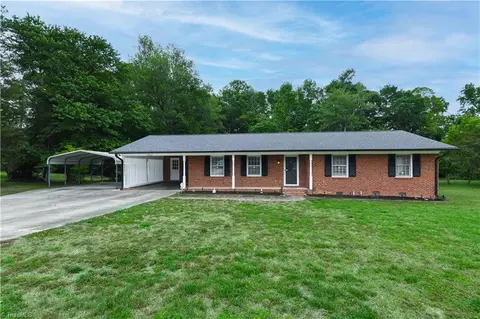 5343 Vickrey Chapel Rd, Jamestown, NC 27282