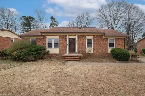 1312 Rotherwood Rd, Greensboro, NC 27406