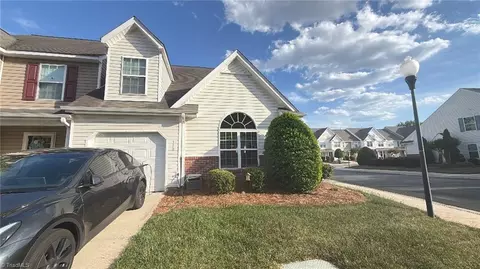 110 Goldfinch Ave, Greensboro, NC 27409