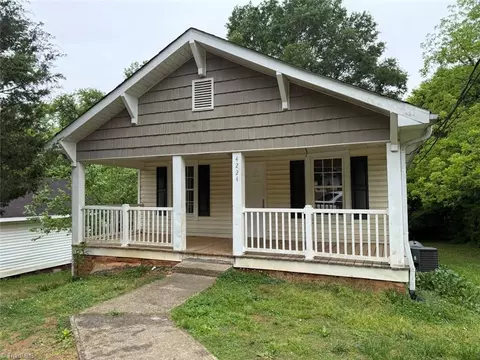 4224 Ogburn Ave, Winston Salem, NC 27105