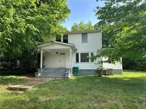 140 Carroll Ave E, Denton, NC 27239