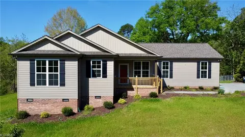 2212 Becks Church Rd, Lexington, NC 27292
