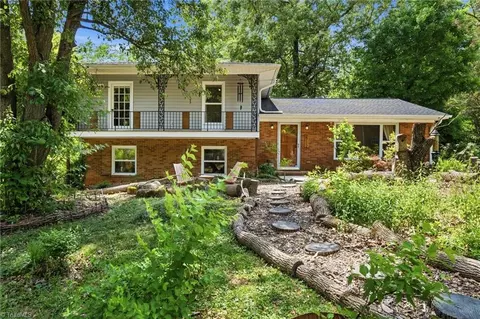 2712 London Ln, Winston Salem, NC 27103
