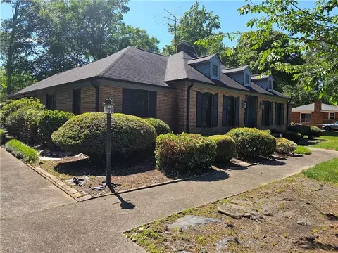 1108 Oak Hill Dr, Monroe, NC 28112