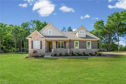 109 Frost Rd, Advance, NC 27006